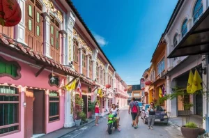 Phuket - Una calle llena de color