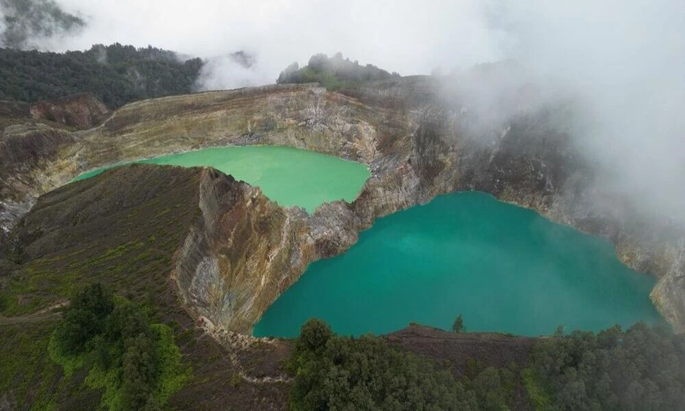 Lago de Kelimutu en la isla de las flores Indonesia