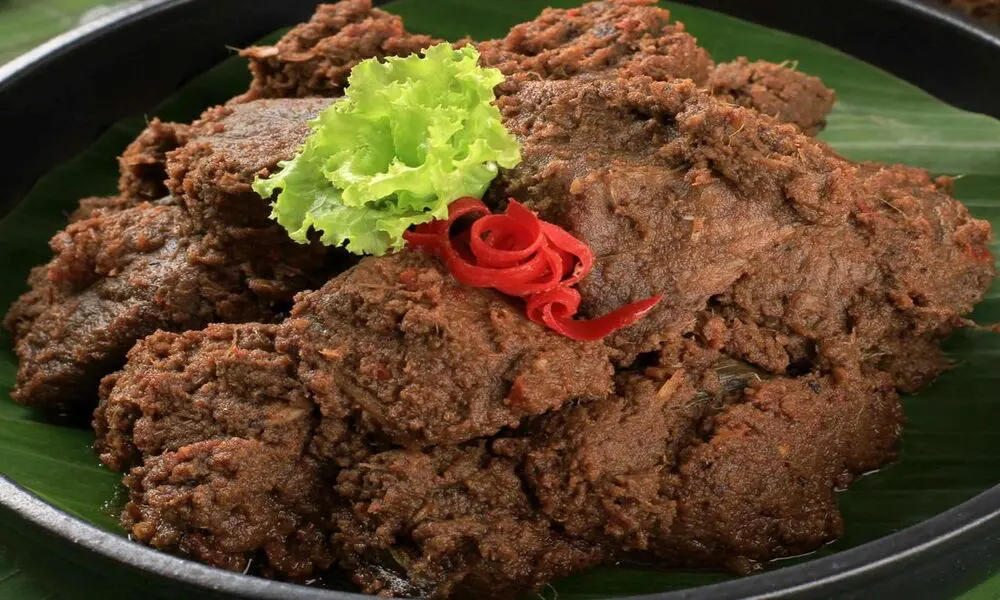 Rendang - plato de carne de res