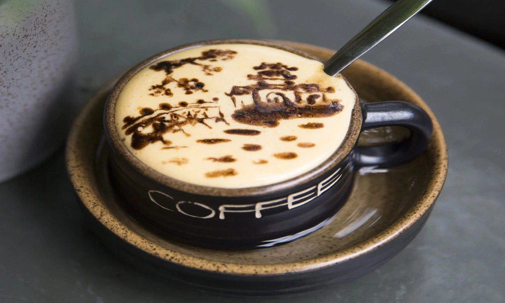 Café con huevos - bebida típica en Hanói