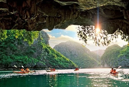 Ha Long - kayak