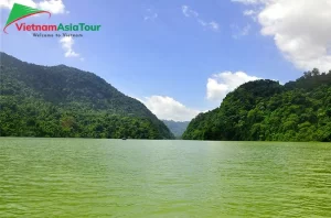 Lago de Ba Be en Vietnam