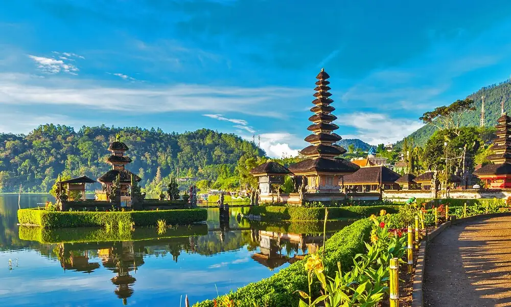 Templo de Ulun Danu en la mejor clima en Bali