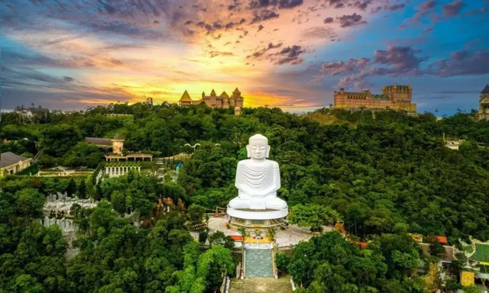 Pagoda de Linh Ung - Colinas de Ba Na