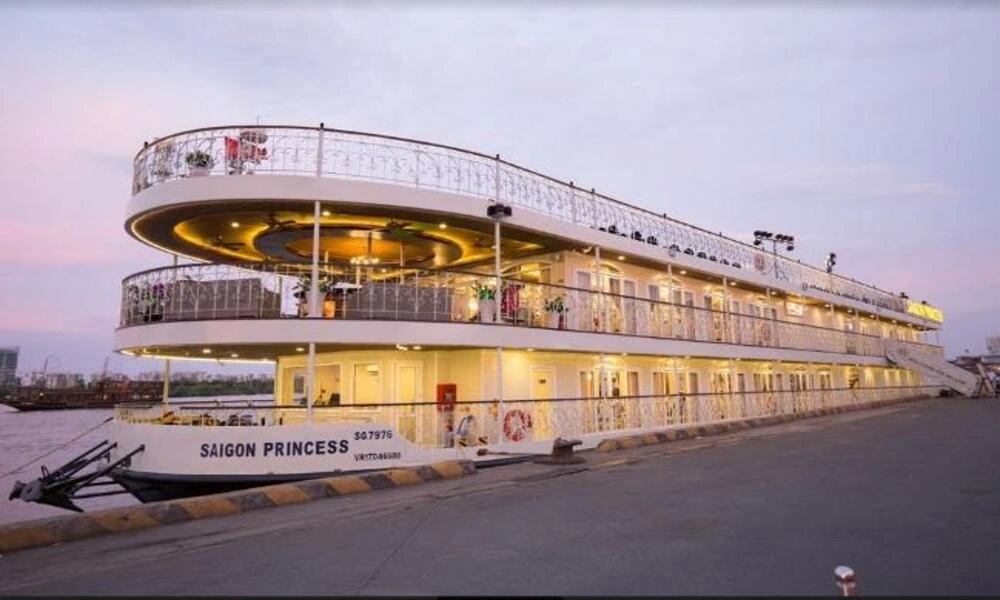 Crucero de Saigón Princess - Restaurante en crucero