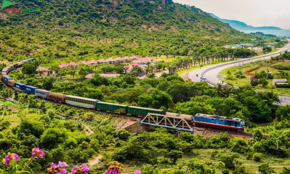 Tren de Hanoi a Hue