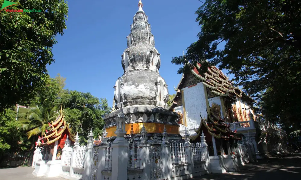 Chedi Wat Ku Tao, la estupa principal del templo