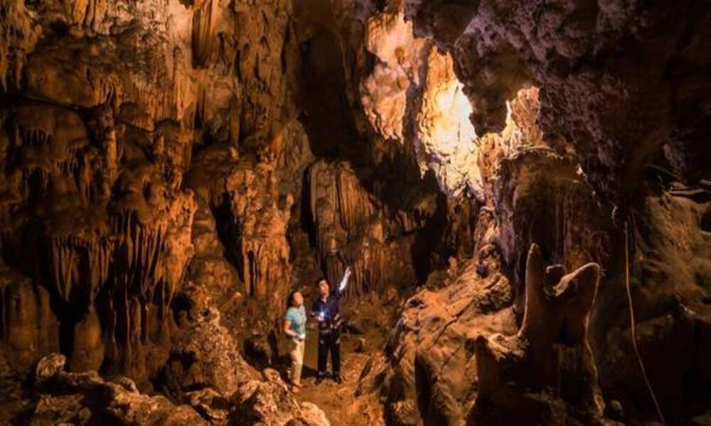 Cueva de Mo Luong