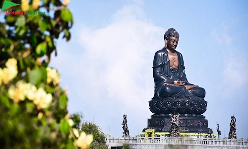 Estatua de Buda en Fansipan