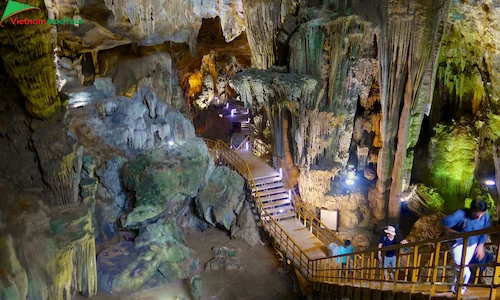 Explora la cueva Tien Son