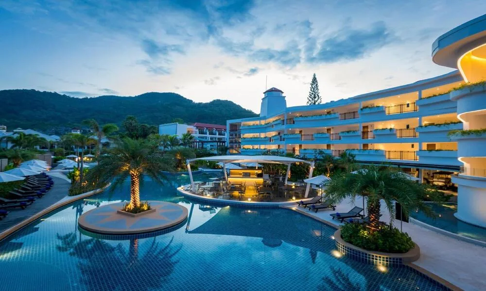 Novotel Phuket Karon Beach Resort & Spa