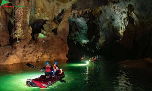 Practica kayak en la cueva