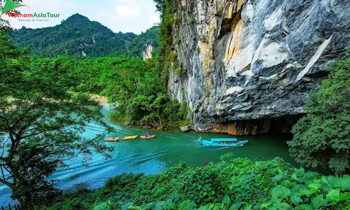 Puerta de la cueva Phong Nha