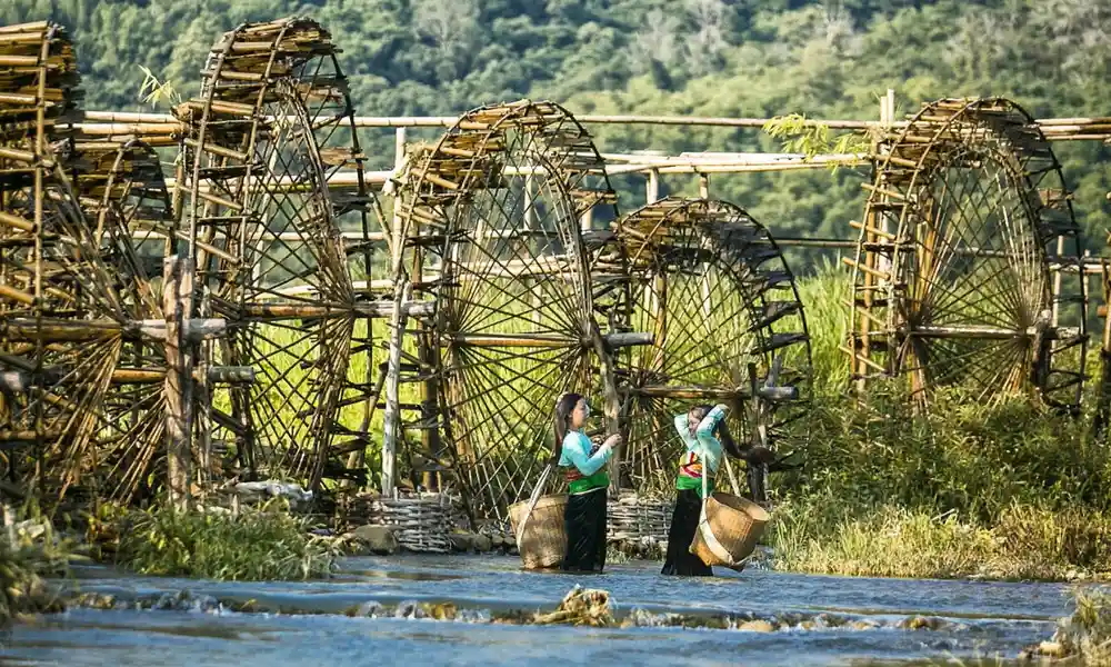 Rueda hidráulica en Pu Luong