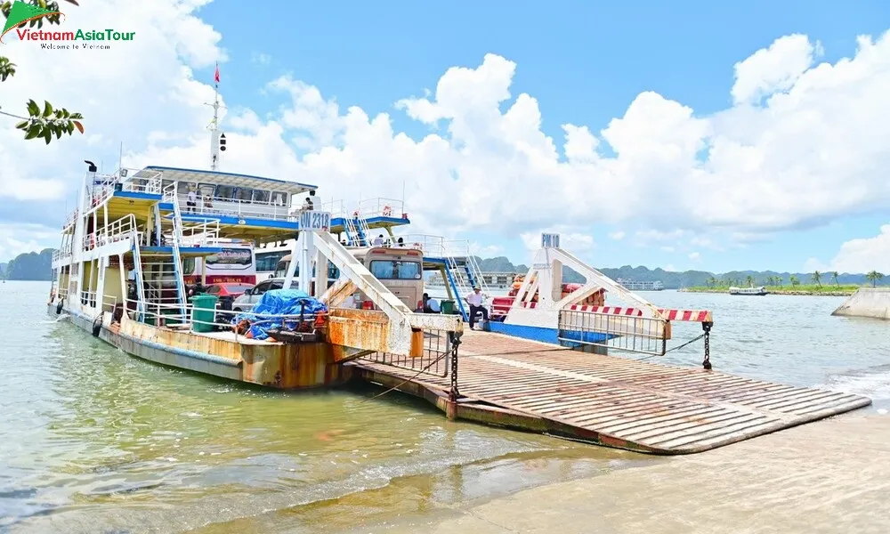 Tomar un ferry desde el muelle Got