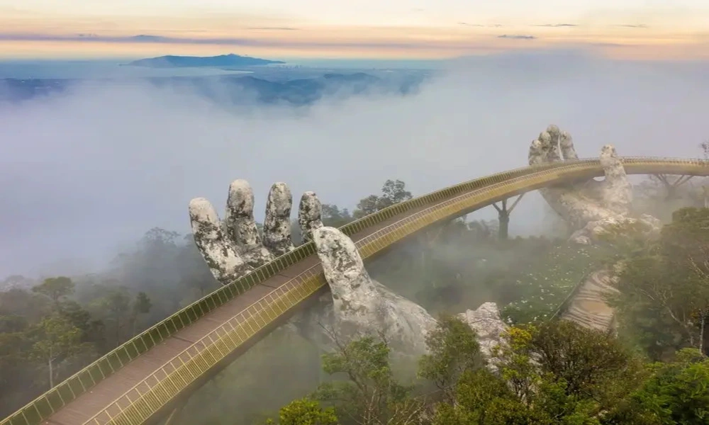 Puente de Manos Doradas en inverno