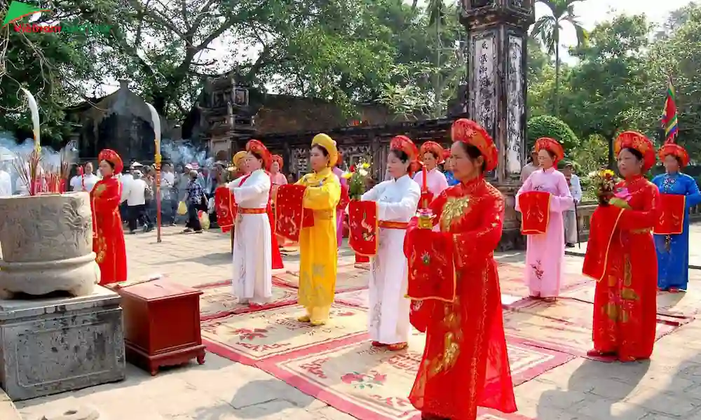 El festival de la antigua capital Hoa Lu