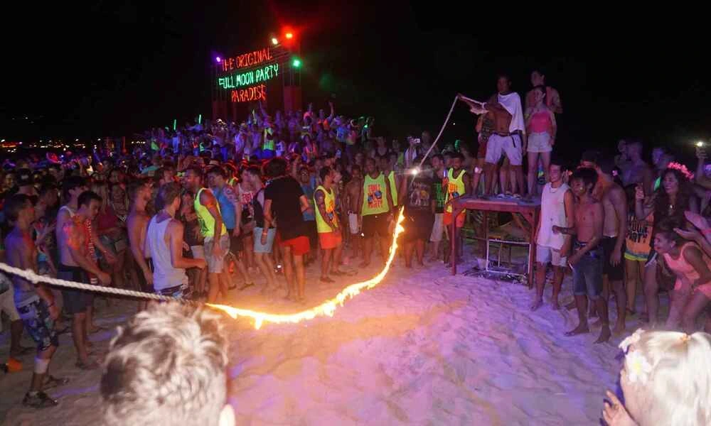 Fiesta de luna llena en Tailandia-