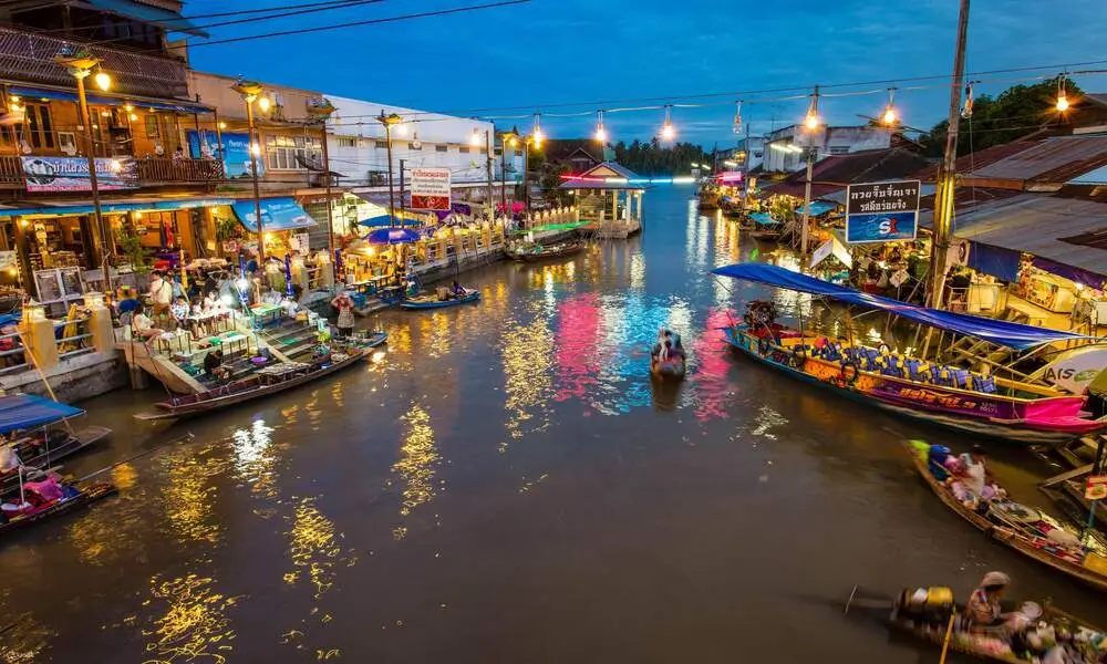 Mercado flotante Tha-Ka