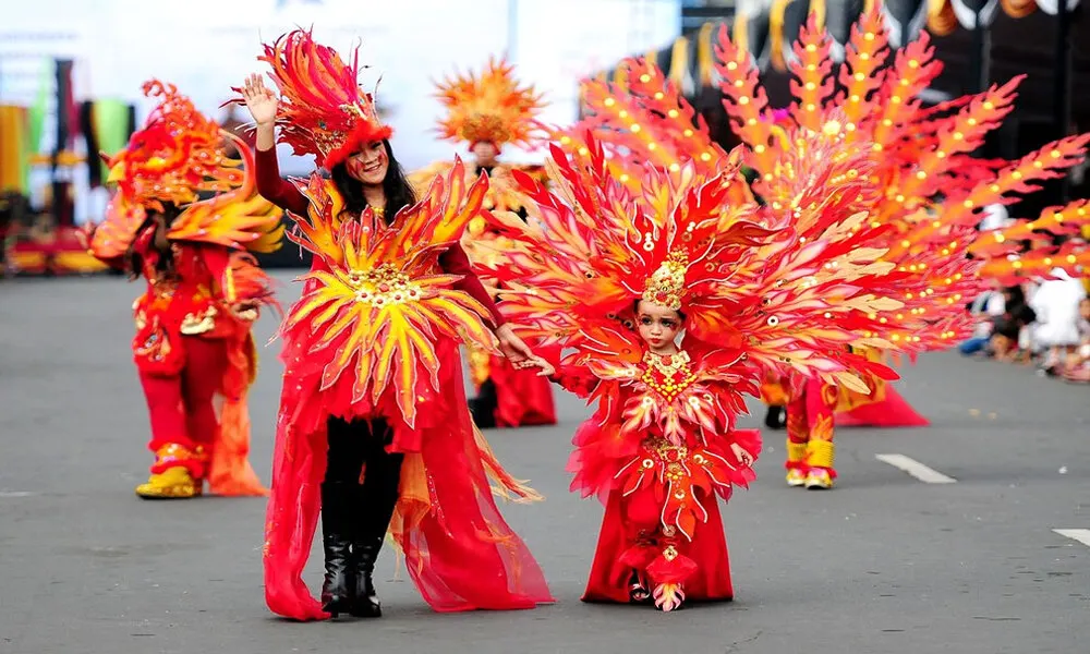 Participar en las festividades indonesias