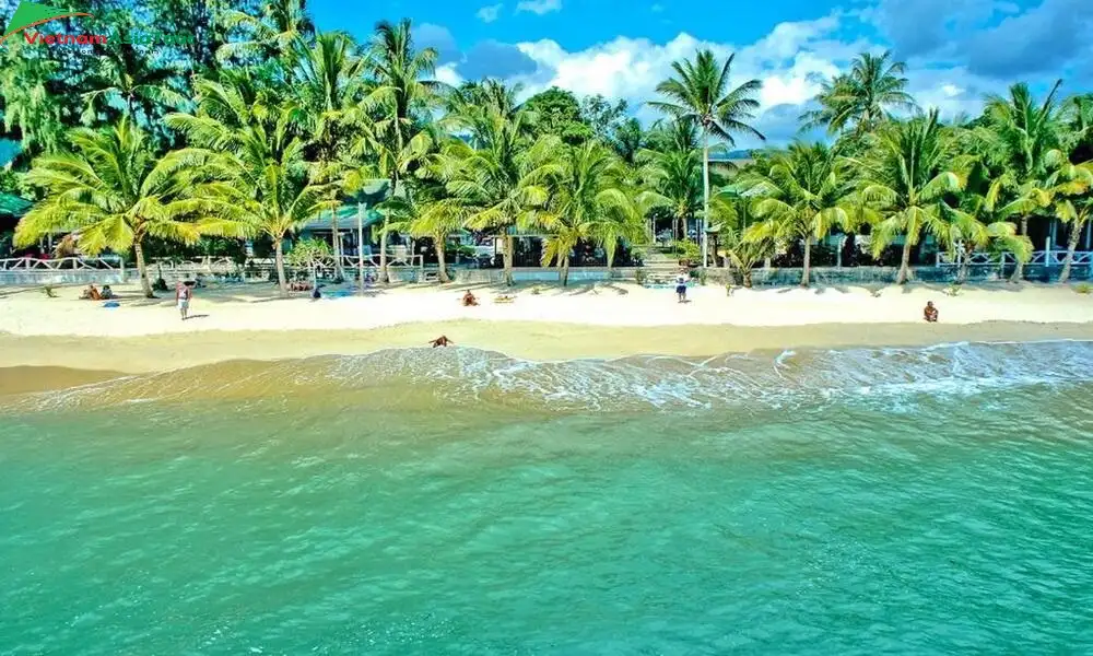 Playa de Maenam