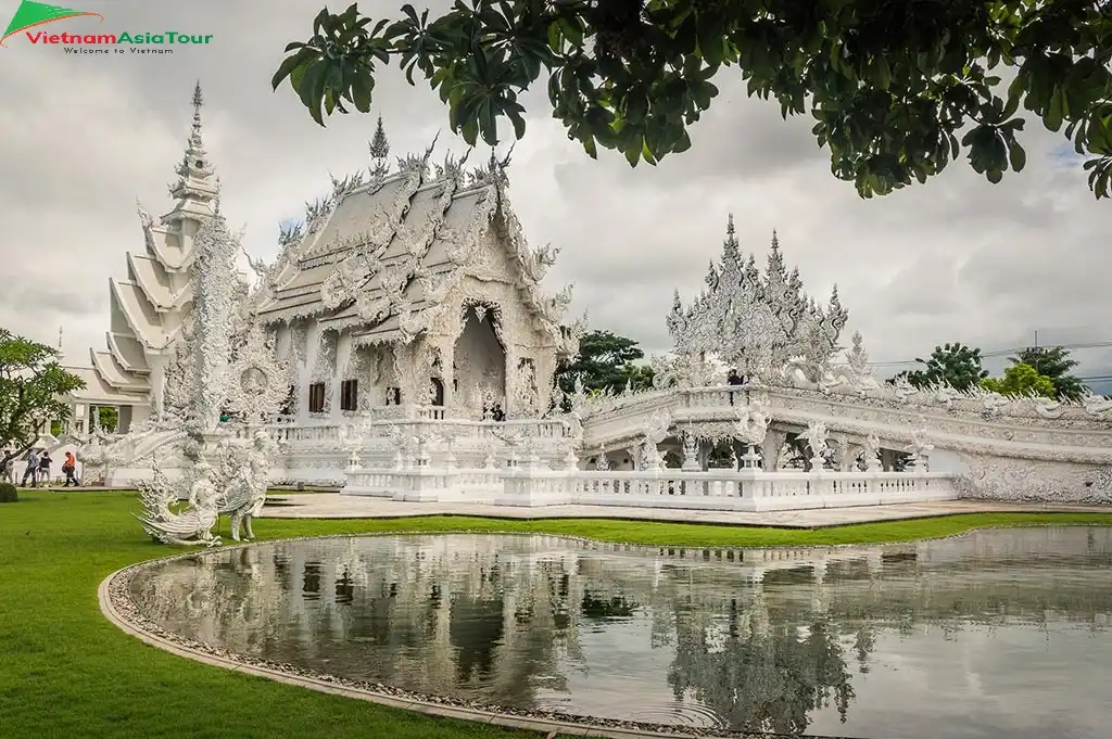 Pura belleza de Templo Blanco Tailandia