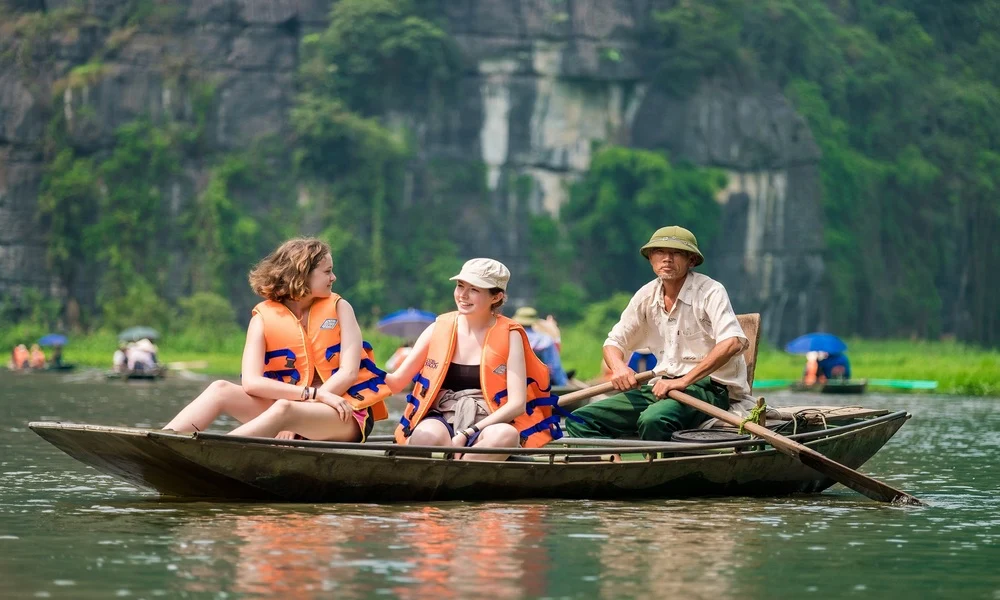 Ir en barco por Tam Coc