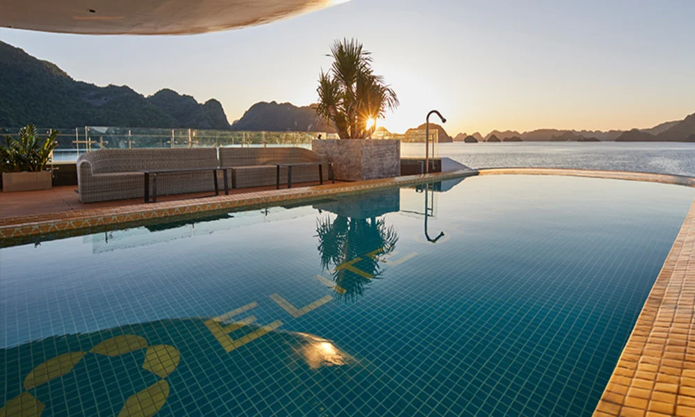 Piscina en el Crucero Elite of the sea