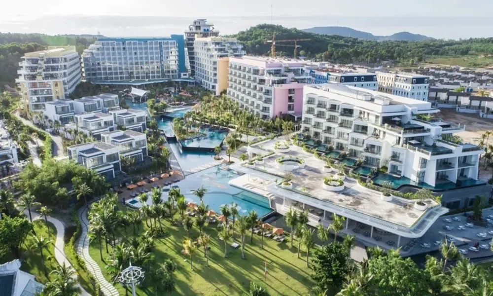 Premier Residences Phu Quoc Emerald Bay.