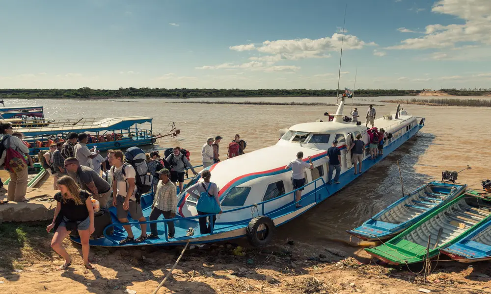 Visita pueblo flotante