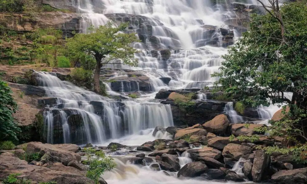 Cascada Mae Ya-