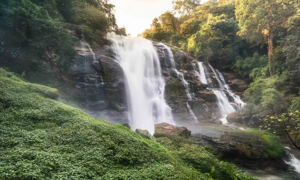 Cascada Wachirathan en Inthanon