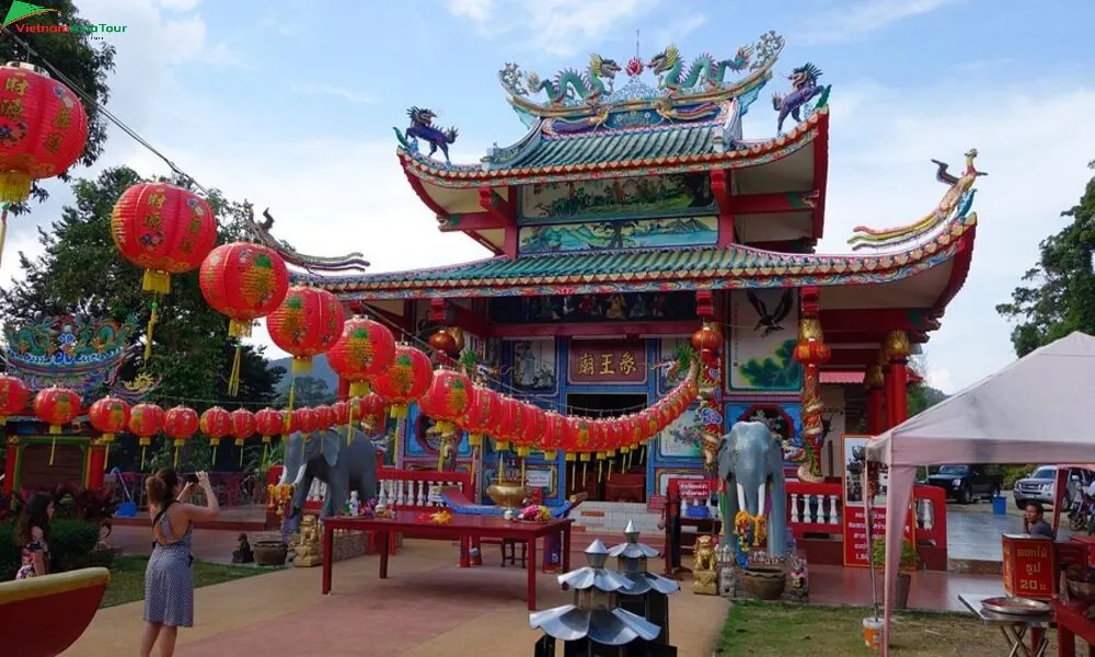 Chao Por Koh Chang Shrine