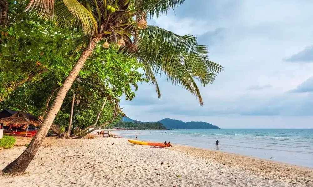 Koh Chang - Playa de arena blanca