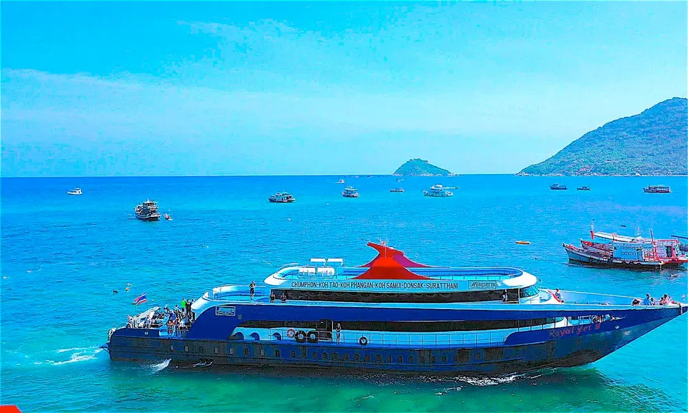 Un ferry a la Koh Tao