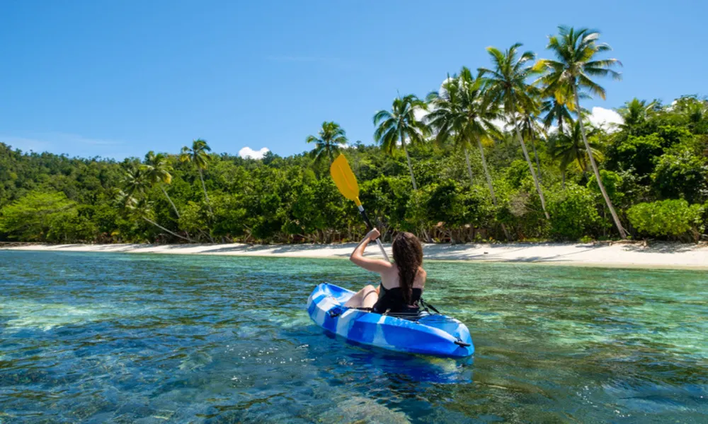 Hacer kayak en Raja Ampat
