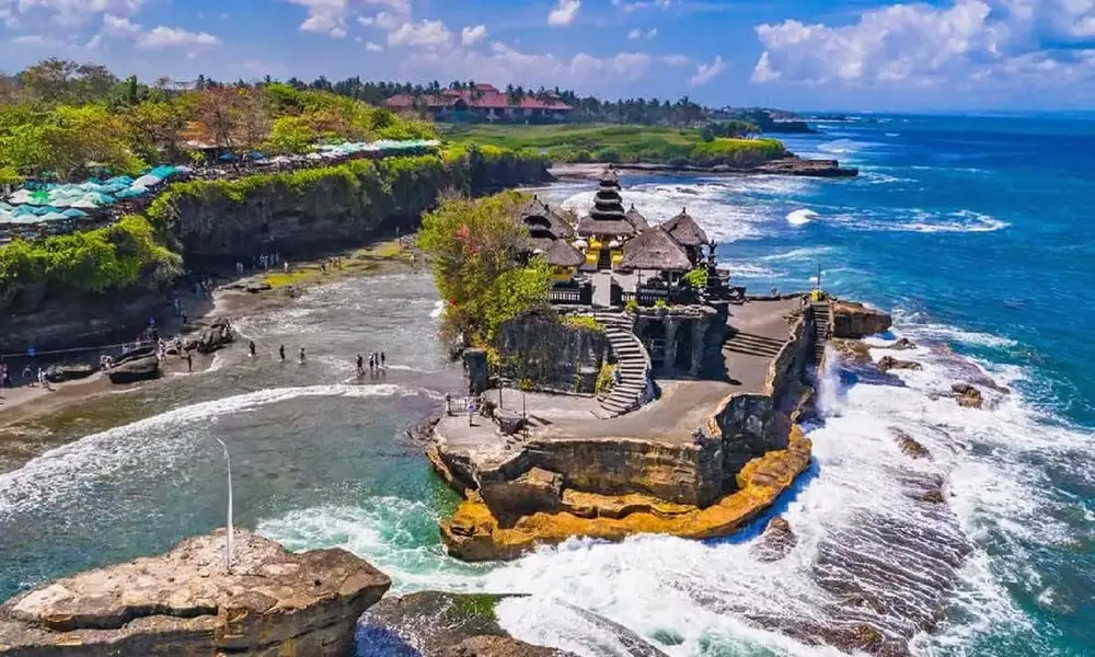 Tanah Lot desde la vista arriba