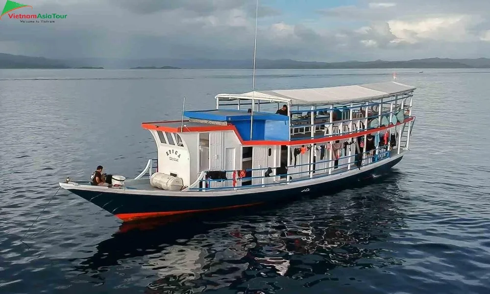 Toma un ferry a Raja Ampat