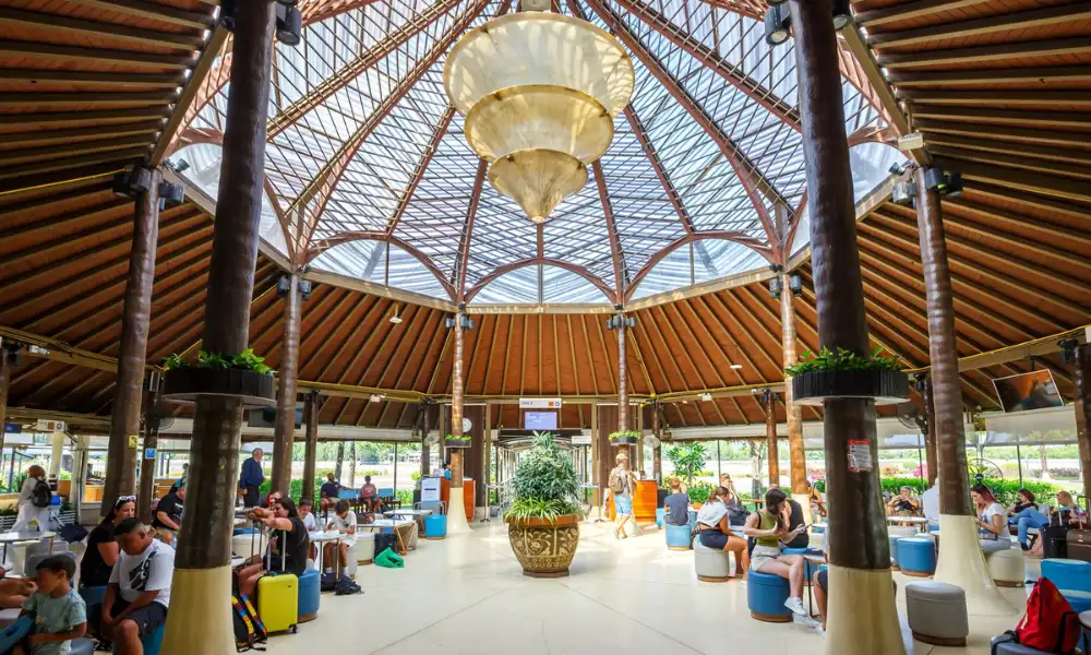 Diseño único dentro del aeropuerto Internacional Koh Samui