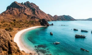 Viajar a la isla indonesia de Flores en la estación seca