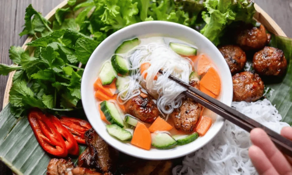 Manera de comer al estilo Hanoi