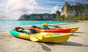 Hacer kayak en Railay West