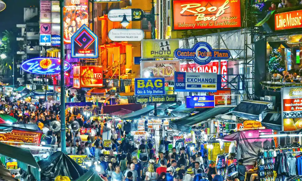 Vitalidad de Bangkok en Khao San Road