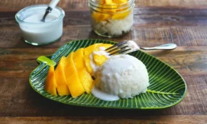 Arroz pegajoso con mango en Pai