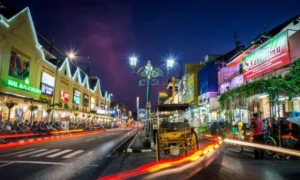 Calle Malioboro por la noche