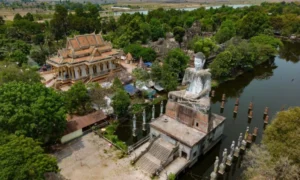 Wat Ek Phnom