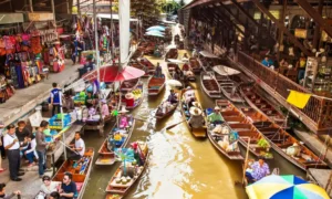 Damnoen Saduak Floating Market