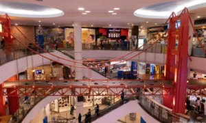 Dentro del centro comercial Terminal 21